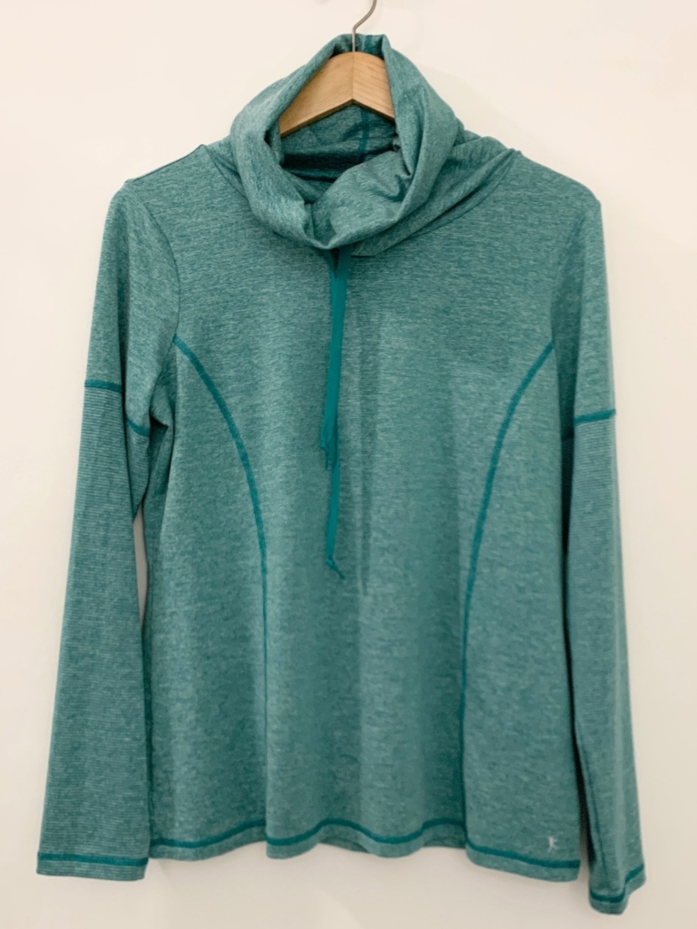 Danskin Now Fitted Long Sleeve Shirt Cowl Neck Green